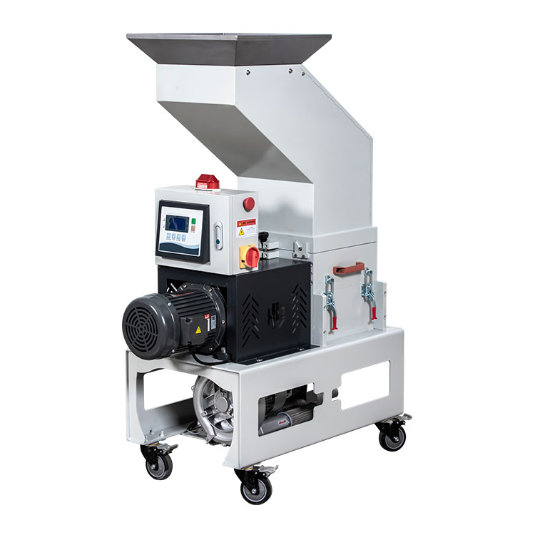 Зошто производителите се потпираат на пластична дробилка за намалување на отпадот и времето на прекин?